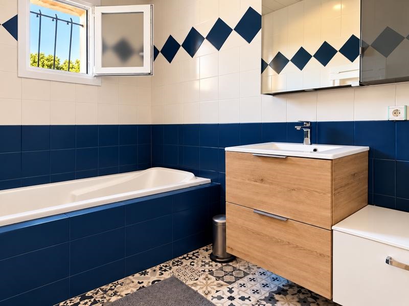 Vente Maison Saint-Aigulin - 7 pièces -150 m² - (17360)