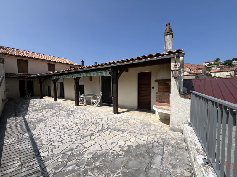 Vente Maison RIBERAC - 20 pièces -190 m² - (24600)