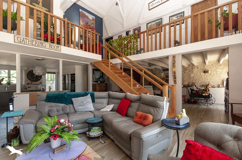 Vente Maison ST PRIVAT EN PERIGORD - 6 pièces -228 m² - (24410)