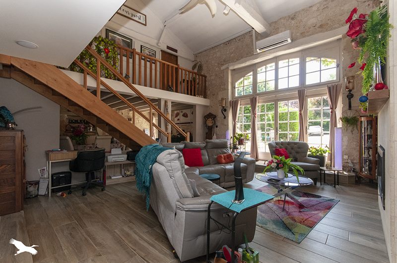 Vente Maison ST PRIVAT EN PERIGORD - 6 pièces -228 m² - (24410)