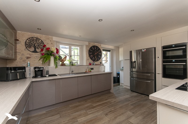 Vente Maison ST PRIVAT EN PERIGORD - 6 pièces -228 m² - (24410)