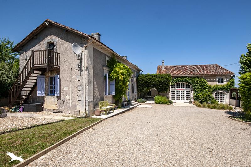 Vente Maison ST PRIVAT EN PERIGORD - 6 pièces -228 m² - (24410)