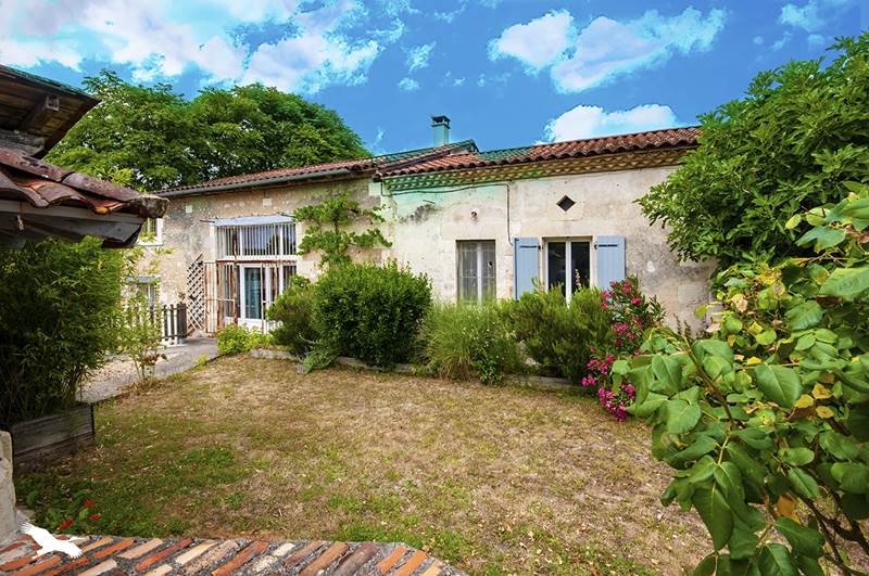 Vente Maison ST PRIVAT EN PERIGORD - 7 pièces -259 m² - (24410)