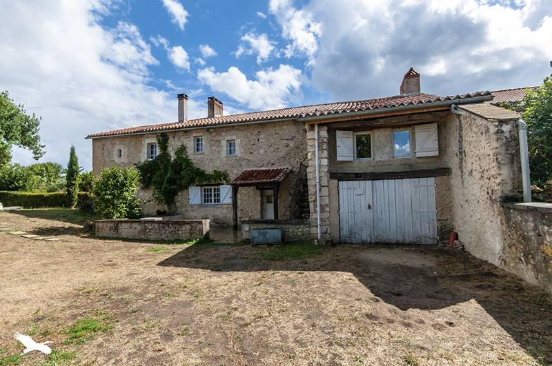 Vente Maison LA JEMAYE PONTEYRAUD - 7 pièces -231 m² - (24410)