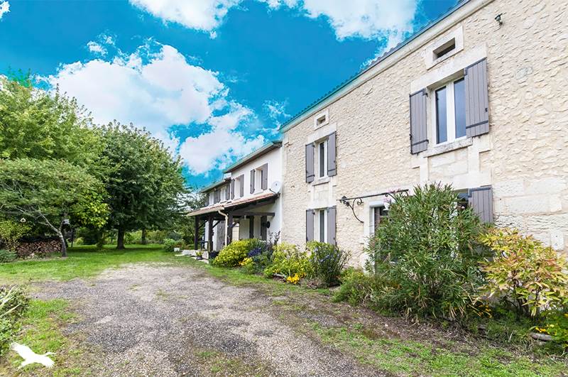 Vente Maison ST PRIVAT EN PERIGORD - 7 pièces -220 m² - (24410)