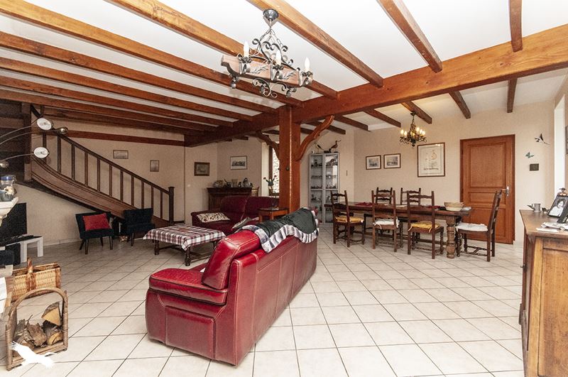 Vente Maison ST PRIVAT EN PERIGORD - 7 pièces -220 m² - (24410)