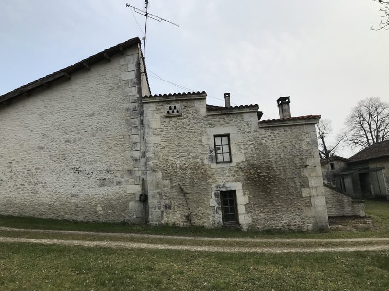 Vente Maison CHERVAL - 8 pièces -228 m² - (24320)