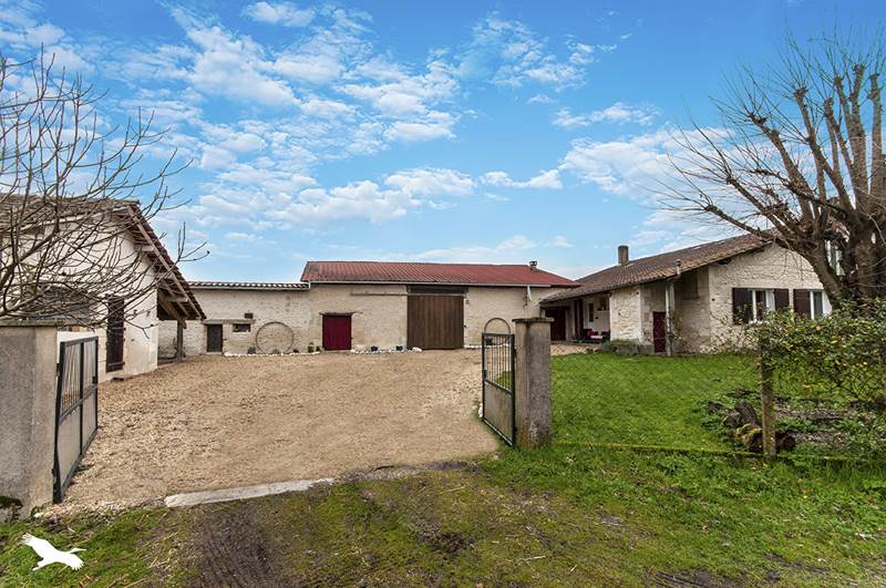 Vente Maison PETIT BERSAC - 6 pièces -161 m² - (24600)