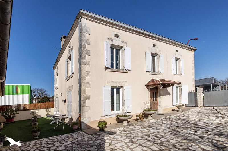 Vente Maison VILLETOUREIX - 6 pièces -177 m² - (24600)