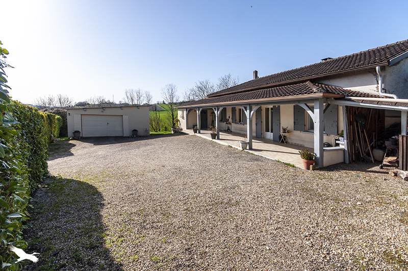Vente Maison MONTAGRIER - 6 pièces -180 m² - (24350)