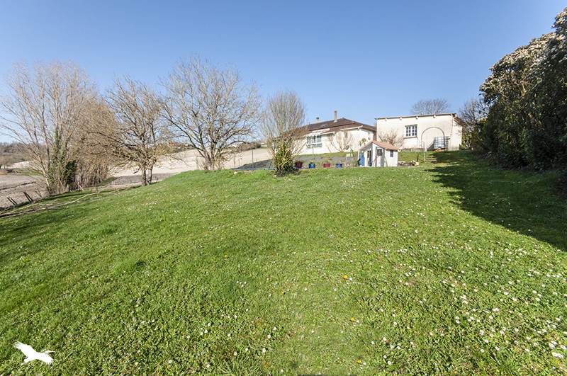 Vente Maison MONTAGRIER - 6 pièces -180 m² - (24350)