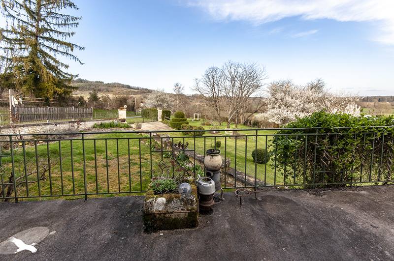 Vente Maison GRAND BRASSAC - 7 pièces -291 m² - (24350)