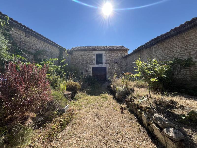 Vente Maison CHAMPAGNE ET FONTAINE - 3 pièces -96 m² - (24320)