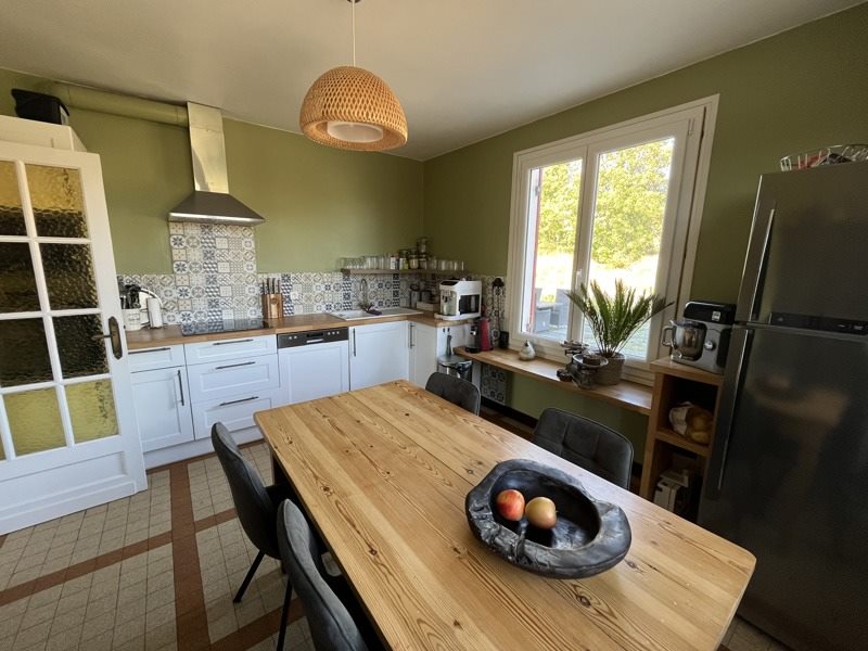Vente Maison Saint-Martial-Viveyrol - 8 pièces -179 m² - (24320)