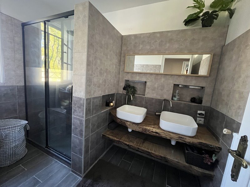 Vente Maison Saint-Martial-Viveyrol - 8 pièces -179 m² - (24320)
