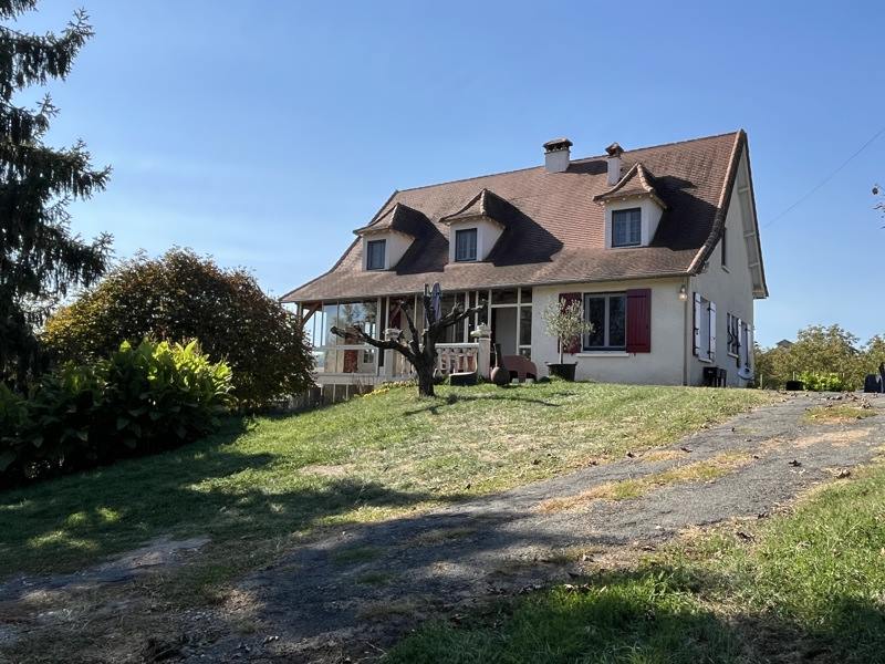 Vente Maison Saint-Martial-Viveyrol - 8 pièces -179 m² - (24320)