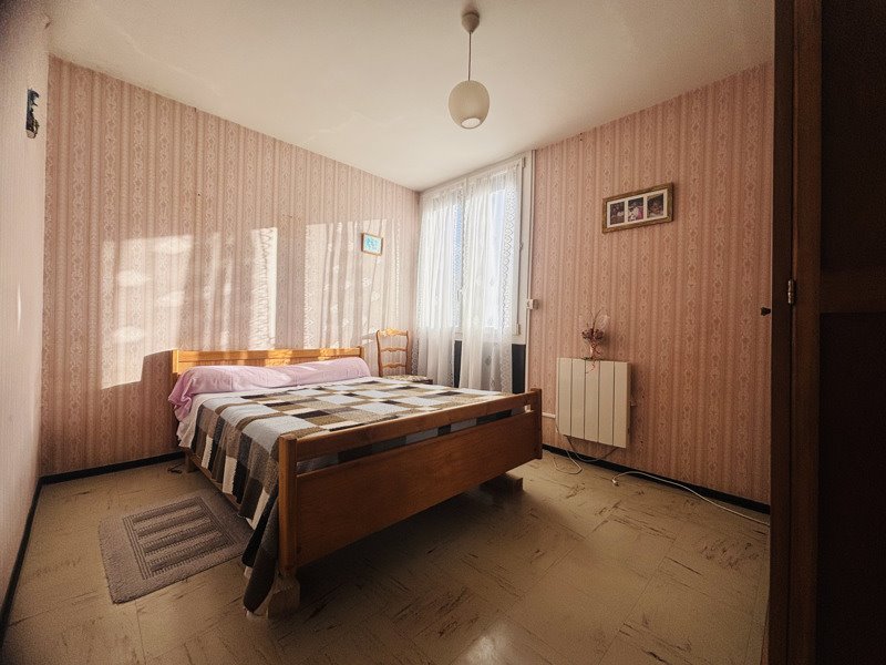 Maison  - 5 pièces    - 112 m² - VILLENEUVE D OLMES (09)