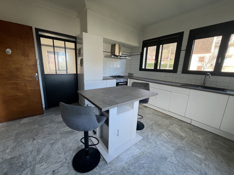 Maison  - 5 pièces    - 108 m² - MONTFERRIER (09)