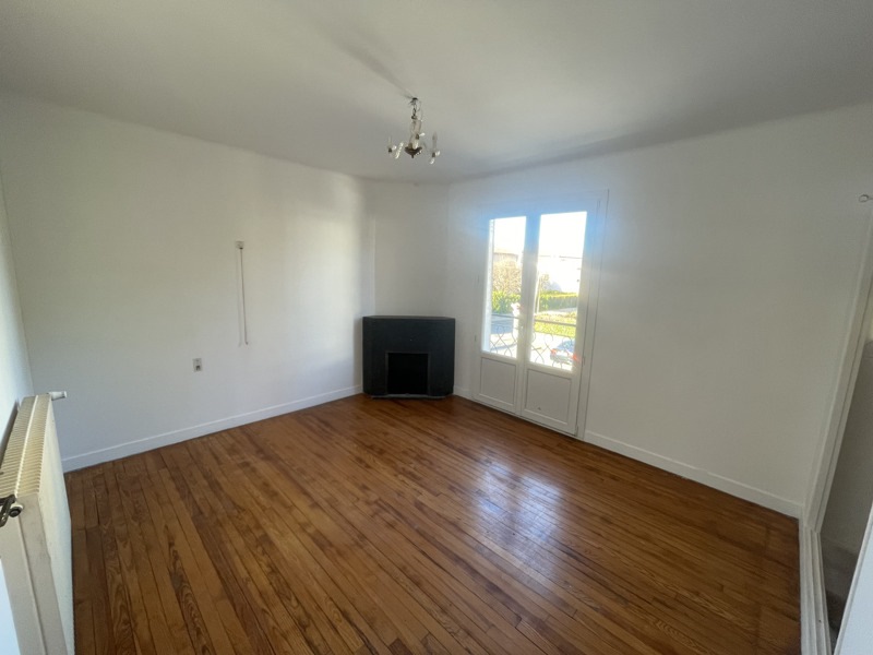 Maison  - 5 pièces    - 125 m² - LAVELANET (09)