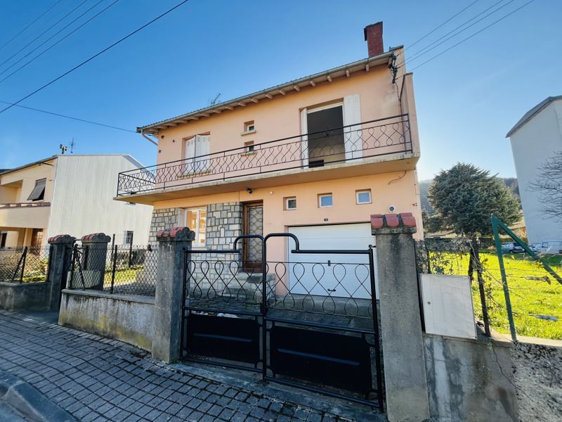 Maison  - 5 pièces    - 125 m² - LAVELANET (09)