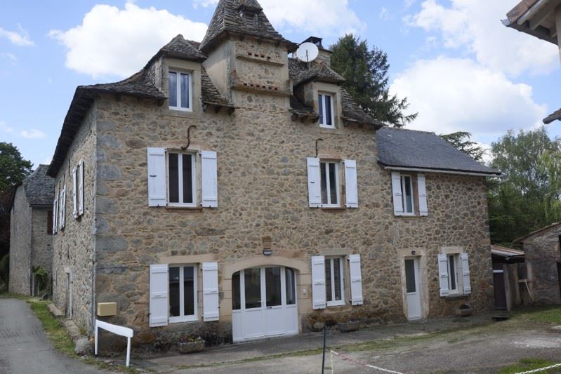 Vente Maison LE BAS SEGALA - 7 pièces -170 m² - (12200)