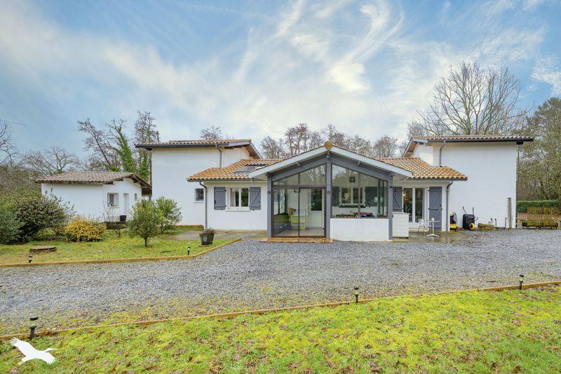 Vente Maison LABOUHEYRE - 7 pièces -177 m² - (40210)