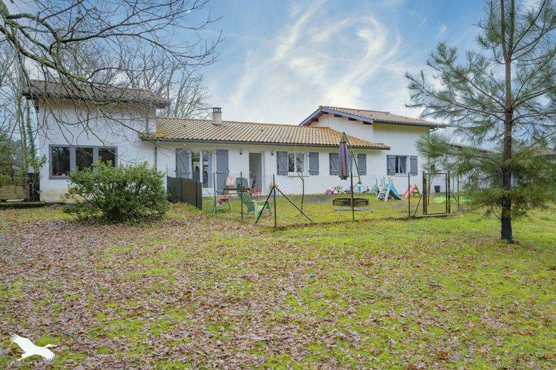 Vente Maison LABOUHEYRE - 7 pièces -177 m² - (40210)