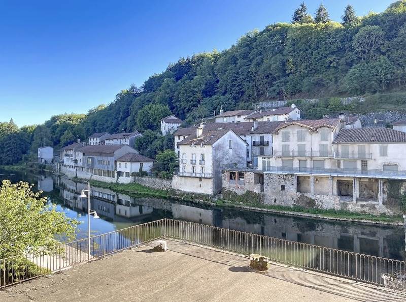 Vente Immeuble LAROQUEBROU - -  450 m² - (15150)