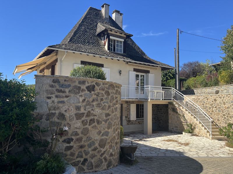 Vente Maison Saint-Étienne-de-Maurs - 7 pièces -196 m² - (15600)