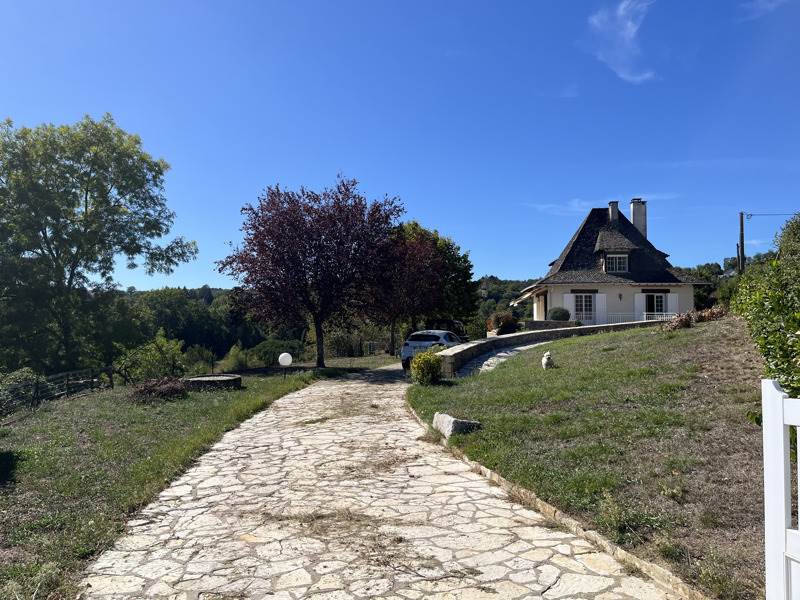 Vente Maison Saint-Étienne-de-Maurs - 7 pièces -196 m² - (15600)