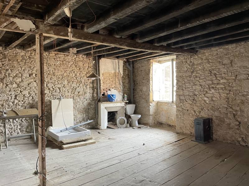 Vente Maison BOURGANEUF - 2 pièces -98 m² - (23400)