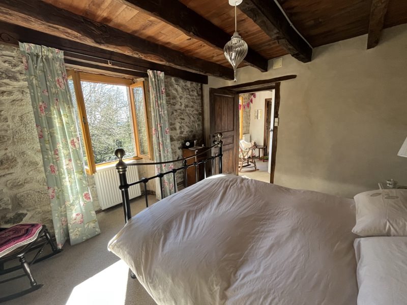 Vente Maison MONTBOUCHER - 5 pièces -110 m² - (23400)