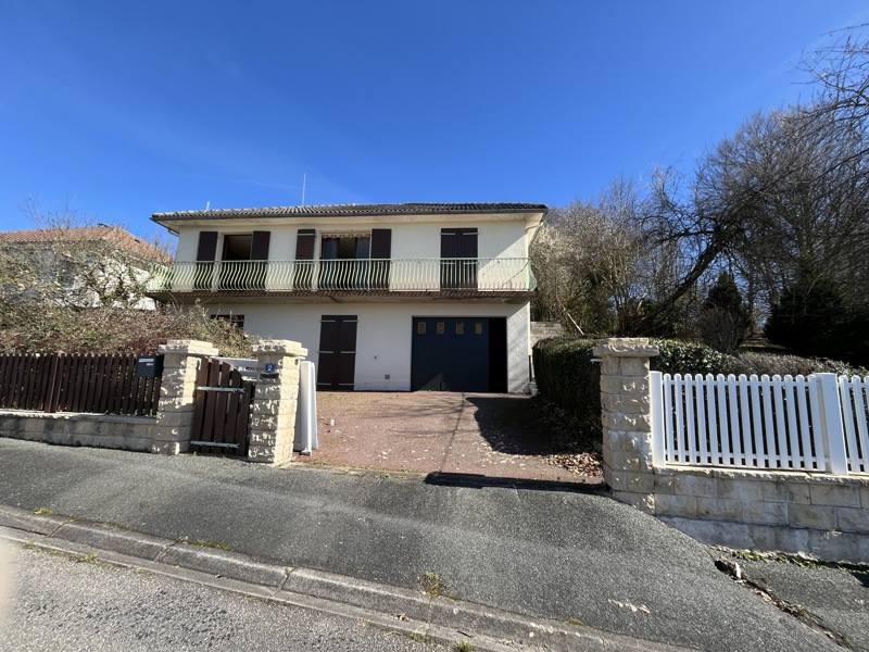 Vente Maison BOURGANEUF - 5 pièces -108 m² - (23400)