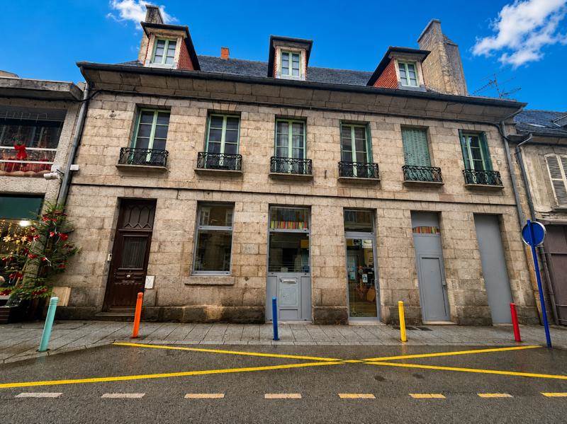 Vente Immeuble AUBUSSON - -  460 m² - (23200)
