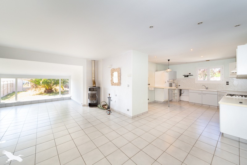 Vente Maison ST GENES DE BLAYE - 8 pièces -185 m² - (33390)