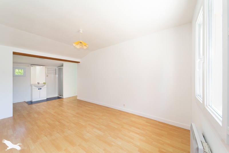Vente Maison ST GENES DE BLAYE - 8 pièces -185 m² - (33390)