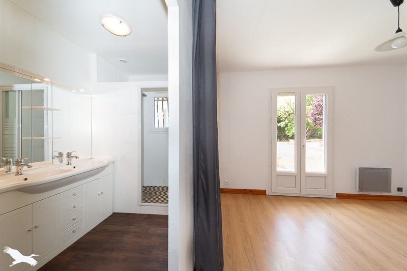 Vente Maison ST GENES DE BLAYE - 8 pièces -185 m² - (33390)