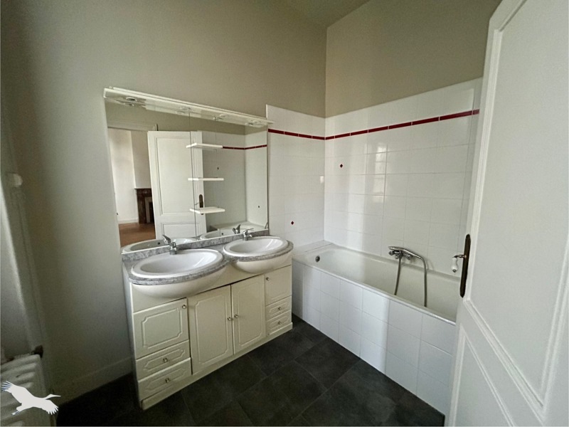 Vente Maison BLAYE - 5 pièces -128 m² - (33390)