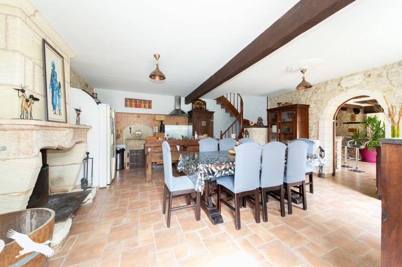 Vente Maison EYRANS - 4 pièces -335 m² - (33390)
