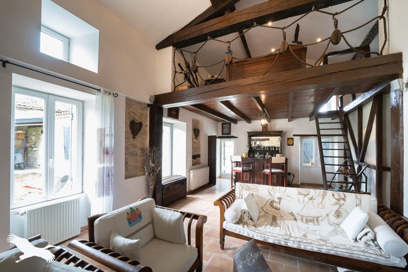 Vente Maison EYRANS - 4 pièces -335 m² - (33390)