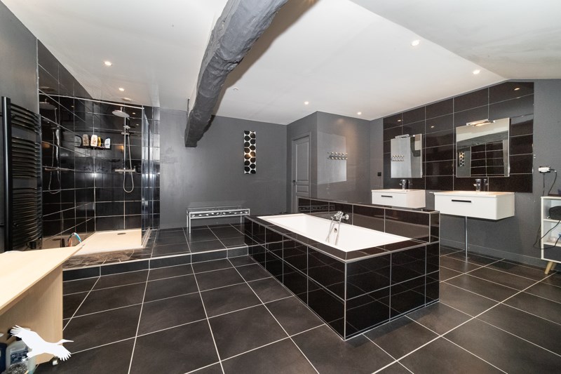 Vente Maison Anglade - 6 pièces -219 m² - (33390)