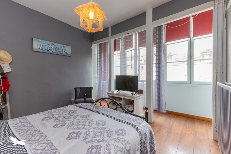 Vente Appartement PAU - 5 pièces -197 m² - (64000)