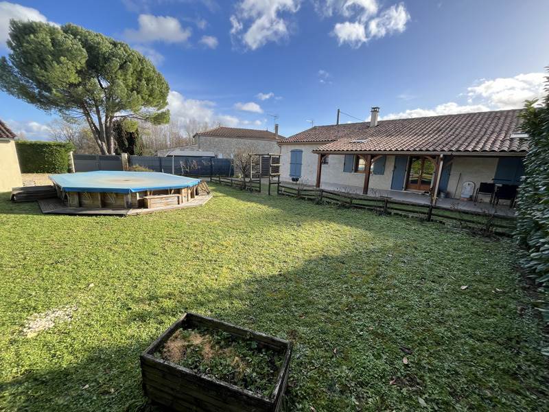 Vente Maison BOURG CHARENTE - 5 pièces -110 m² - (16200)