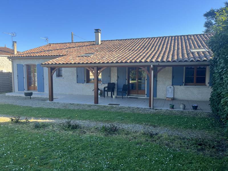 Vente Maison BOURG CHARENTE - 5 pièces -110 m² - (16200)