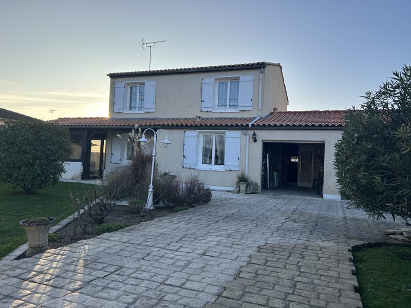 Vente Maison JARNAC - 6 pièces -106 m² - (16200)