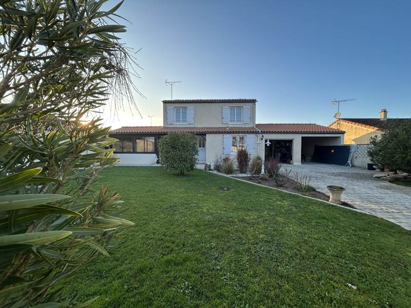 Vente Maison JARNAC - 6 pièces -106 m² - (16200)