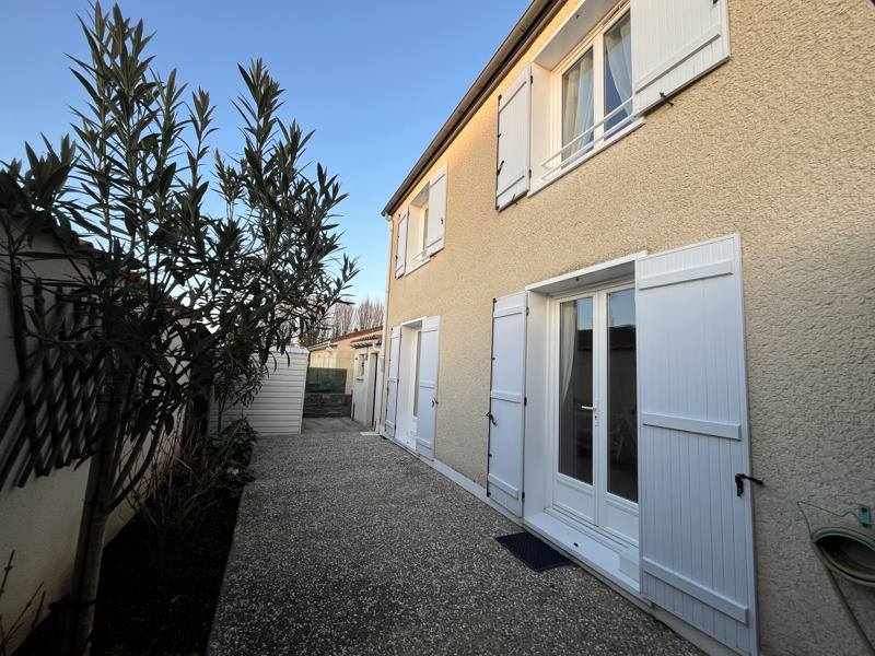 Vente Maison JARNAC - 6 pièces -106 m² - (16200)