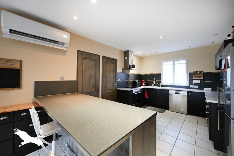 Vente Maison CHASSORS - 5 pièces -106 m² - (16200)