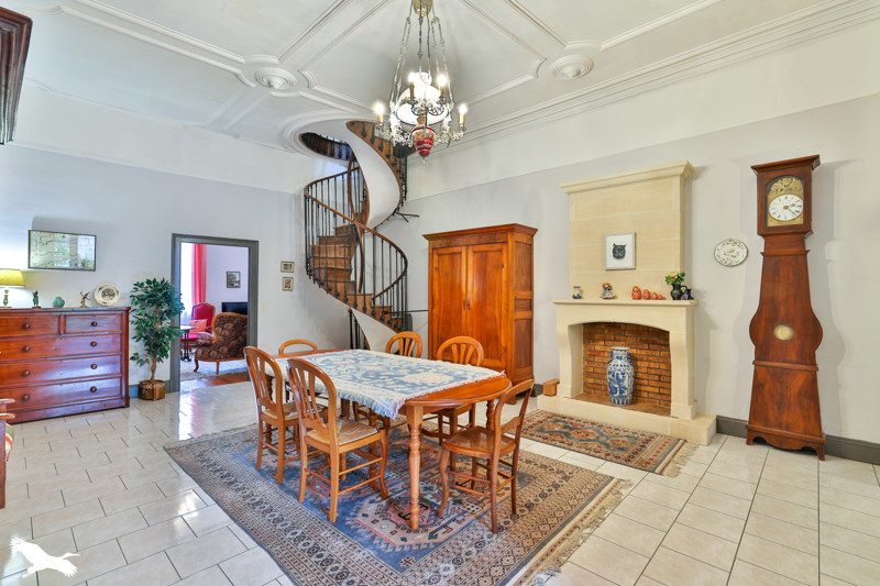 Vente Maison JARNAC - 8 pièces -281 m² - (16200)