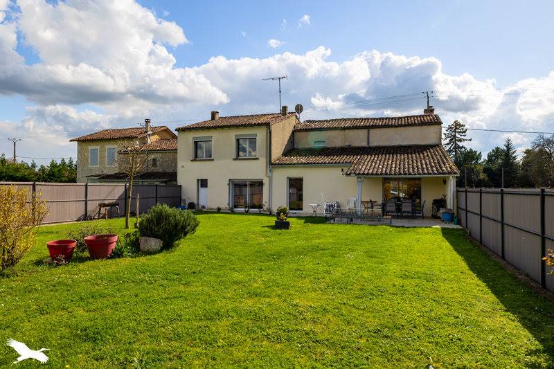 Vente Maison MAINXE GONDEVILLE - 8 pièces -166 m² - (16200)